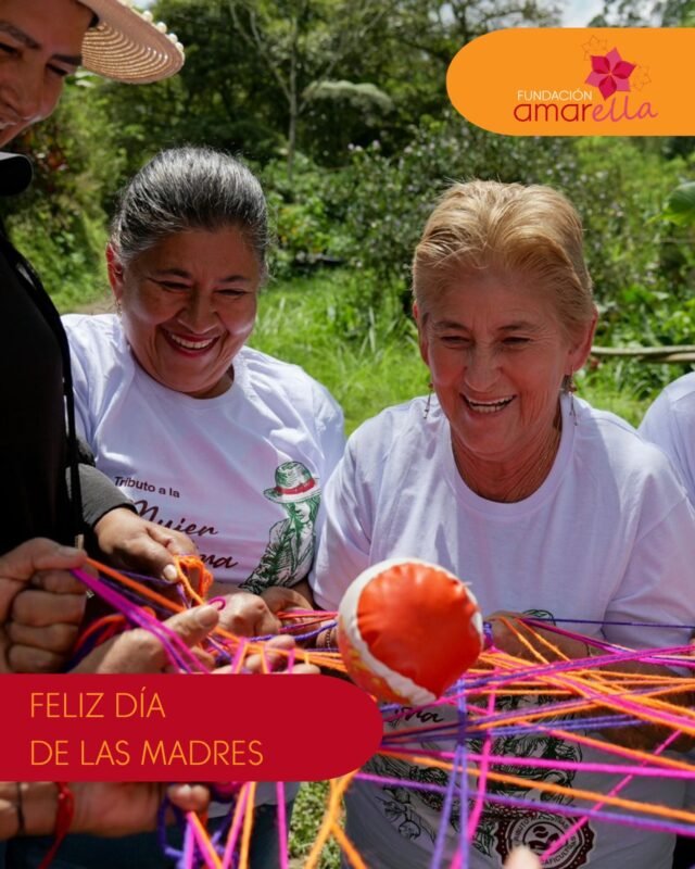 Feliz Día Madres Rurales. Hoy las honramos y reconocemos como abrigo desde la concepción. Con valentía y fortaleza dan a luz y generan  vida. Con dedicación y cuidado siembran semillas que florecen y su amor hace crecer a sus hijos e hijas. Gracias por todo y que Dios la llene de bendiciones