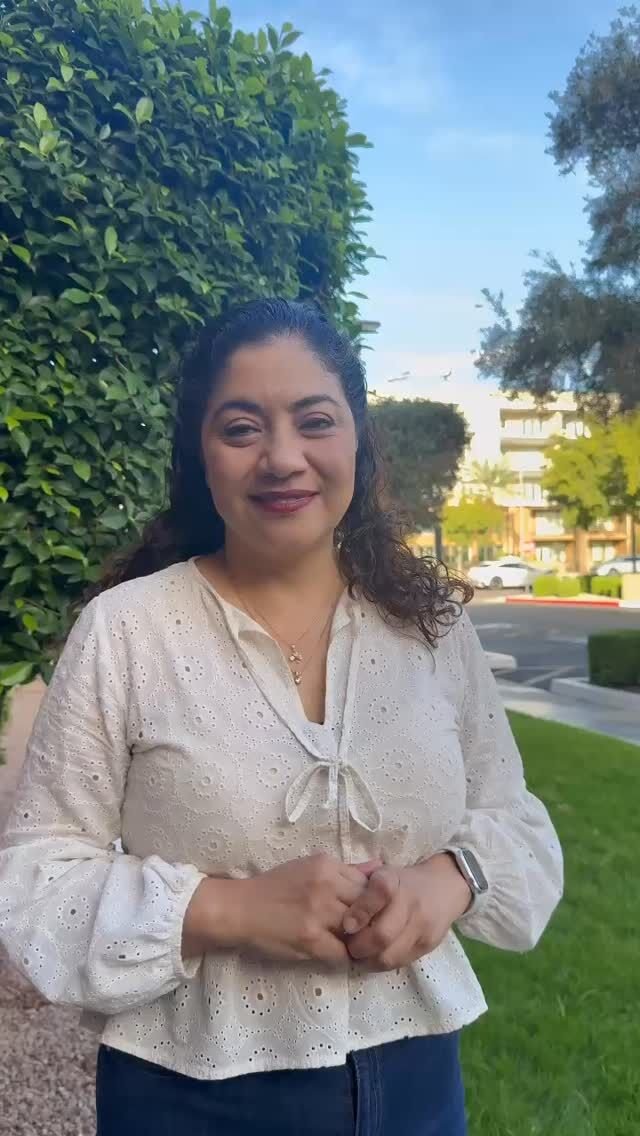 🌾💛 Hoy celebramos el Día Internacional de las Mujeres Rurales
Ellas son la raíz que sostiene la vida en nuestros territorios: mujeres que siembran, transforman y lideran con fuerza, sabiduría y esperanza. 🌱
Desde la Fundación Amarella rendimos un tributo a su trabajo, su liderazgo y su compromiso con el desarrollo rural y el cuidado de la tierra.
Porque cuando una mujer rural crece, florece toda la comunidad. 🌻✨
#DíaDeLaMujerRural #MujeresRurales #LiderazgoFemenino #FundaciónAmarella #DesarrolloRural #EconomíaDelCuidado